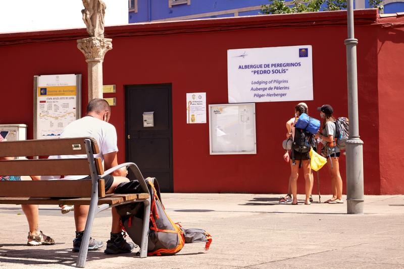 La exposición sobre el Camino de Santiago en la Edad Media llega a la Casa de Cultura de Pola de Allande